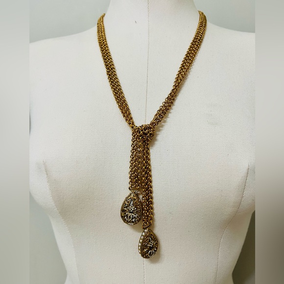 Chanel Necklace - Picture 5 of 16